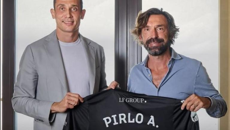 ZZiliani's tweet image. Sic transit gloria mundi: il folle volo di Pirlo, novello Icaro, ieri Predestinato e oggi dimenticato. Doveva essere il Guardiola della Juve, è finito ad allenare in B in Arabia
Quando nell'estate 2020 Agnelli lo portò a sorpresa sulla panchina della Juve, i media scodinzolanti…