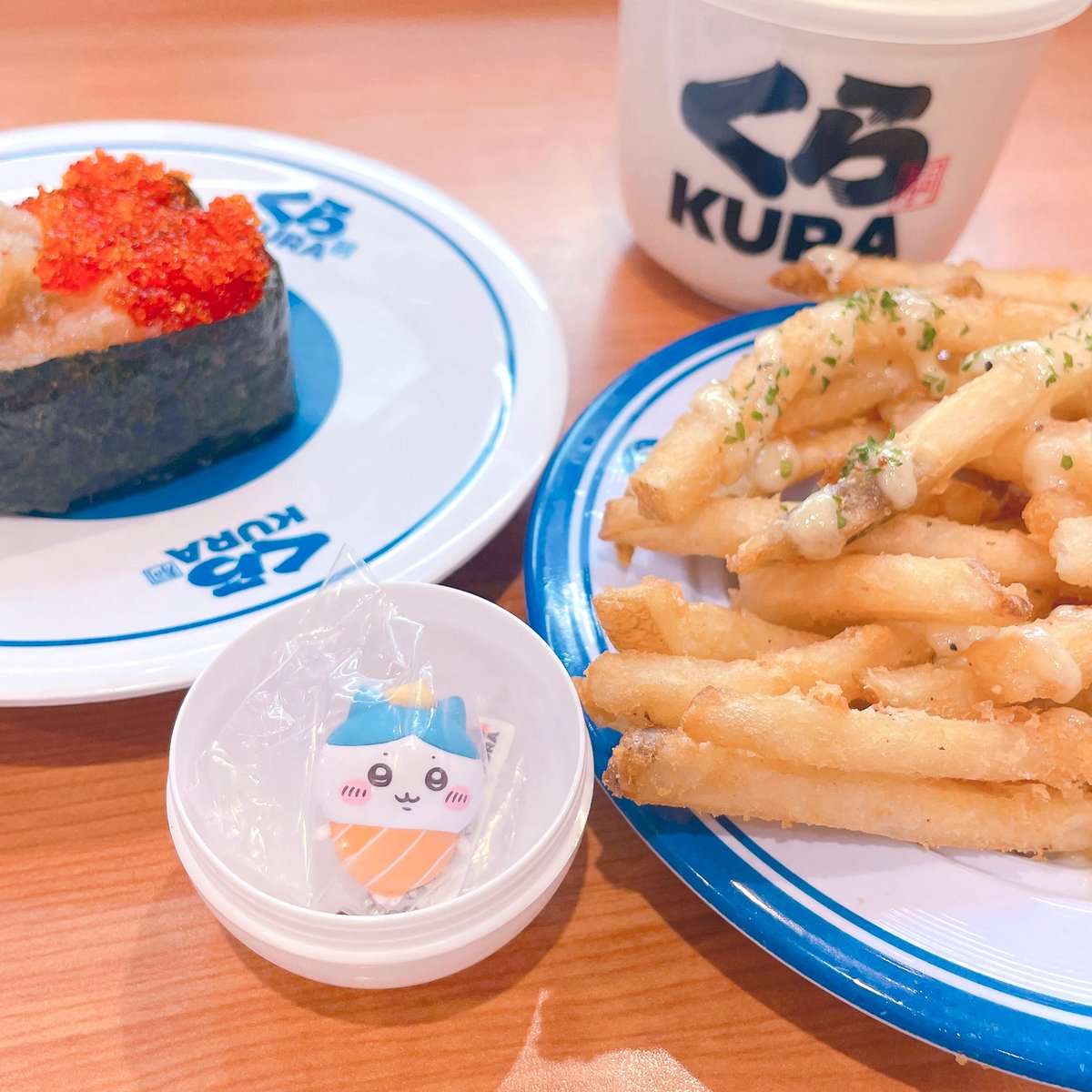 sky_hima26's tweet image. #くら寿司×#ちいかわ
行ってきた♪ ⋆⸜ 🍵o(՞ o̴̶̷̤  ̫ o̴̶̷̤ ՞)o🍣️ ⸝‍⋆

お皿はうさぎしか残ってなかったけど
好きだからうれしい💛ྀི ٩(ˊo̴̶̷̤ꑣo̴̶̷̤ˋ)۶ﾔｧｰﾊｧｰ.′.′
ハチワレのフィギュア当たったし
お腹いっぱい大満足•*¨*•.¸¸♬︎⑅⃛

#ランチ