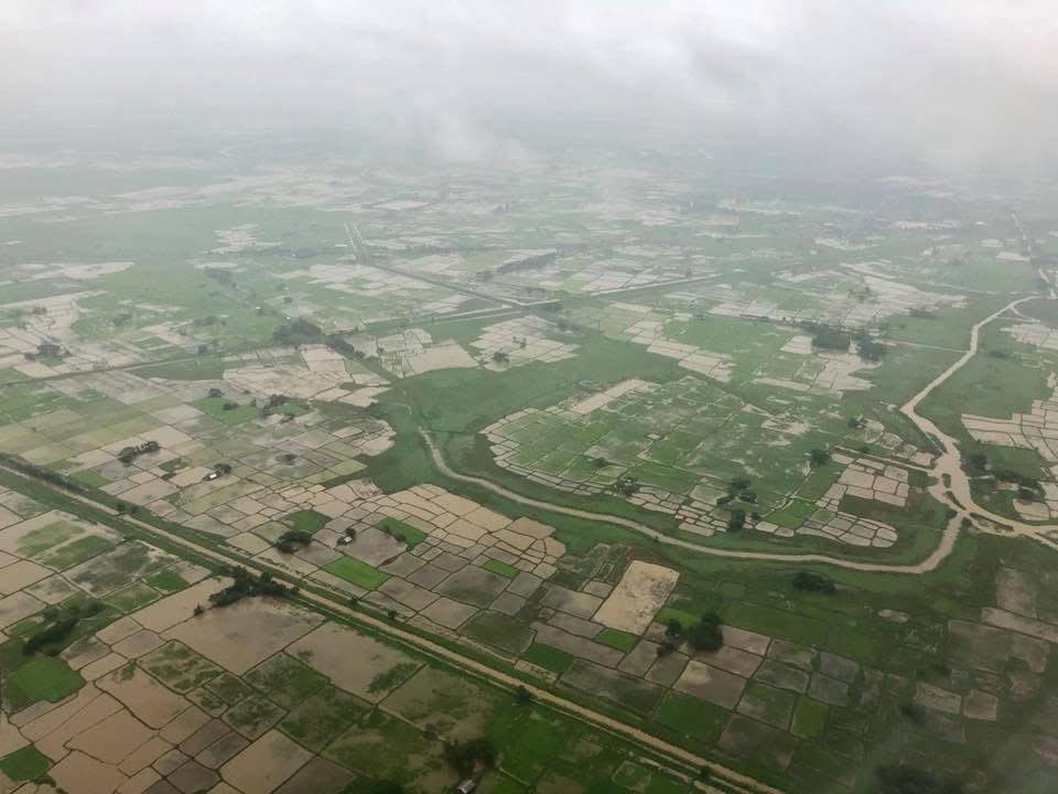 ruchitgarg's tweet image. Took this 📸 when plane ✈️ was about to land Rangoon/Mayanmar first time in 2018 to meet small scale farmers & MFIs working there ..
Leave No Farmer Behind #HFN