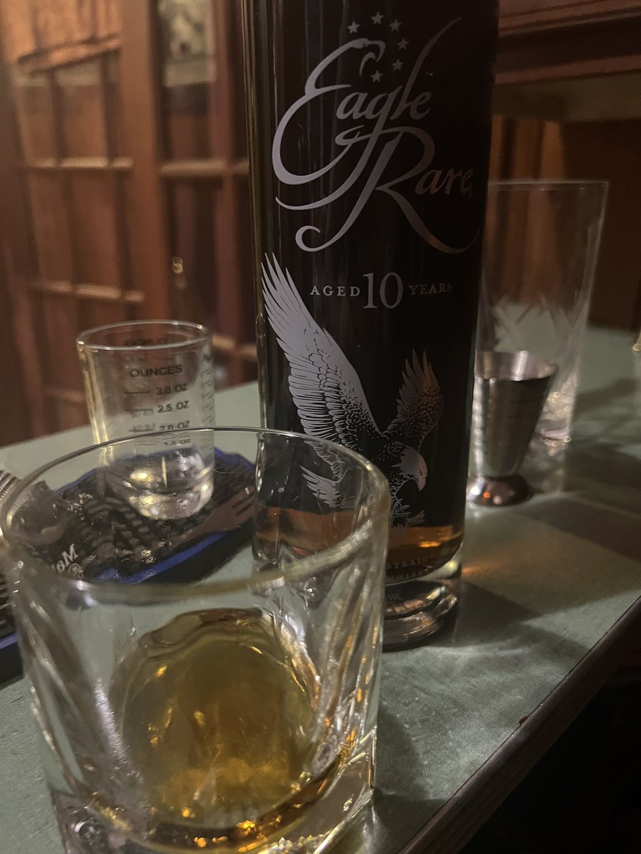 Dirty_Harambe's tweet image. If you're looking for a slightly more upscale bottle of Bourbon that won't break the bank or be overproof, Eagle Rare 10 year is a bottle that works well neat, on the rocks, or in an old fashioned. Even the snobs (me) won't turn their nose up at it, but it comes in under $80.