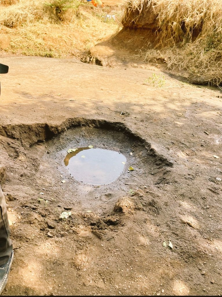 WashKisumu's tweet image. Day 2:
As we walked along the R. Nooltresh in #JourneyofWater, a key observation was the diversion of the river water to private irrigation. These diversions have disrupted the natural flow of the river having implications especially downstream such as water availability .