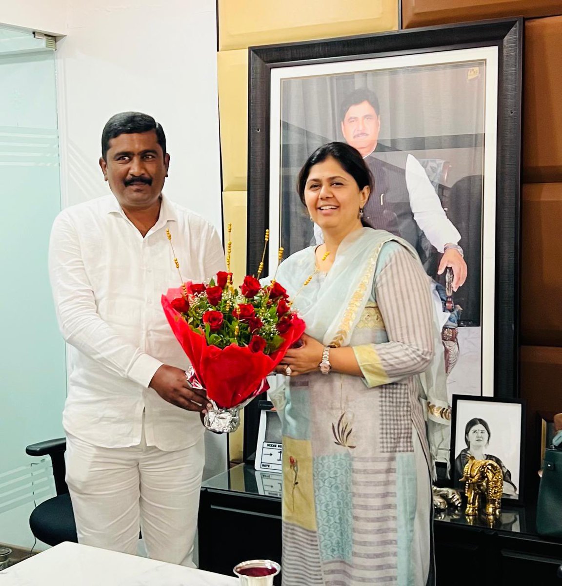 babukhandade's tweet photo. @Pankajamunde ताई आपणास वाढदिवसानिमित्त मनःपूर्वक हार्दिक हार्दिक शुभेच्छा. https://t.co/2r8EyEMPDE