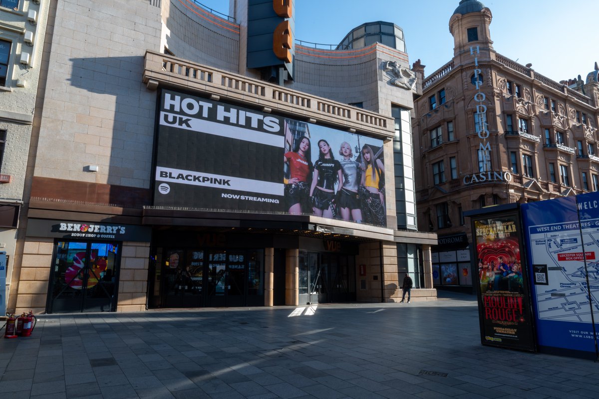BLACKPINK's tweet photo. #BLACKPINK shining in London.
Stream #JUMP on @Spotify @SpotifyUK

🎧 https://t.co/uhUaXmKGuy

#블랙핑크 #뛰어 #DigitalSingle #YG https://t.co/Sz8BTeEjHp