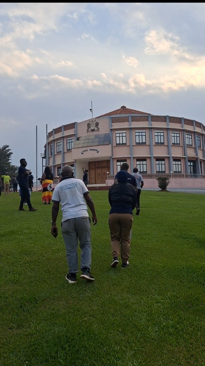 rukie_yusuf's tweet image. Tooro kingdom is one of the four traditional kingdoms of Uganda that were abolished in 1967, but restored in 1993.
It&apos;s beauty lies in it&apos;s stunning natural landscapes,rich culture,&amp;amp; the warmth of its people.@UCC_Official @KingOyoOfficial #GoldenPosts