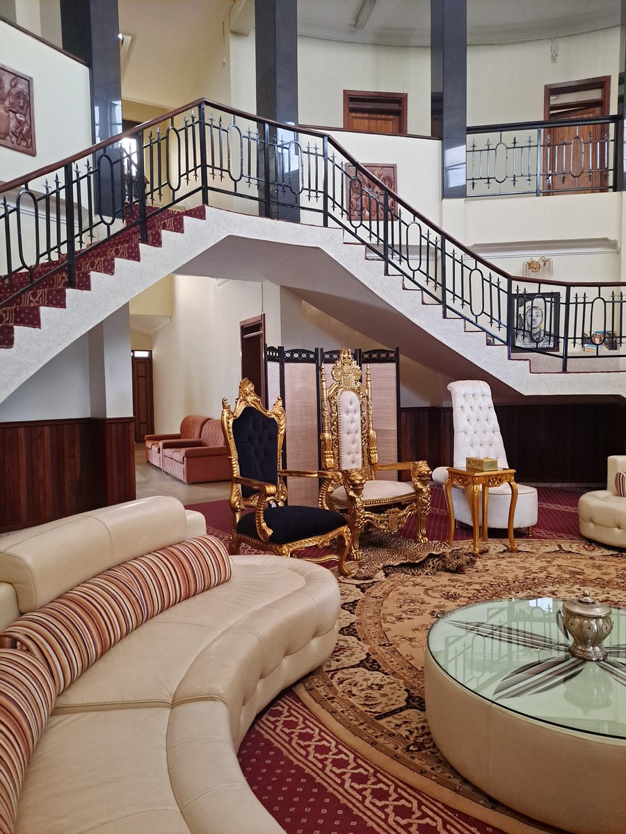 rukie_yusuf's tweet image. Tooro kingdom is one of the four traditional kingdoms of Uganda that were abolished in 1967, but restored in 1993.
It&apos;s beauty lies in it&apos;s stunning natural landscapes,rich culture,&amp;amp; the warmth of its people.@UCC_Official @KingOyoOfficial #GoldenPosts