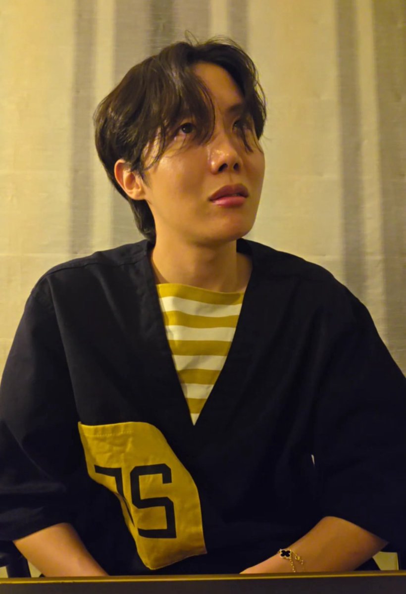 S0P3WRLD's tweet image. BABYYYY HES LIVE