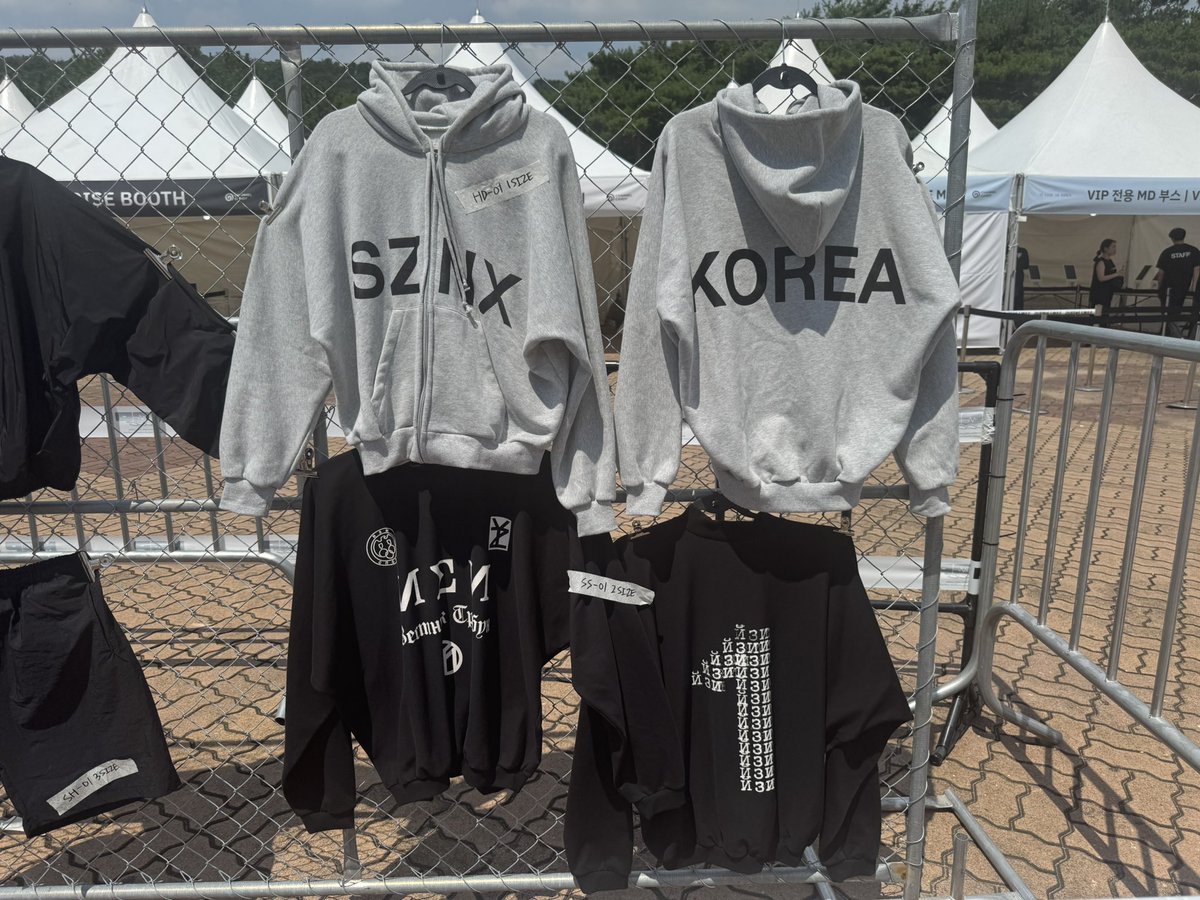 YE LIVE IN KOREA
RIGHT NOW