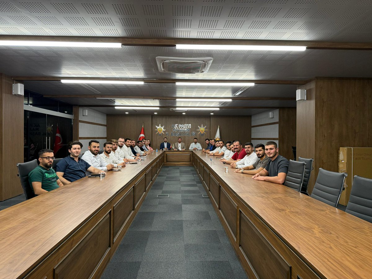 📌 AK Parti Mardin İl Başkanlığı

MKYK Üyemiz Sn. Recep Furkan Kasap, İl Gençlik Kolları Başkanımız Sn. Süheyl Uçar ve İlçe Başkanımız Sn. Şeyhmus Yabu’nun katılımıyla; ilçe başkanlarımız ve il yönetimimizle verimli bir toplantı gerçekleştirdik.