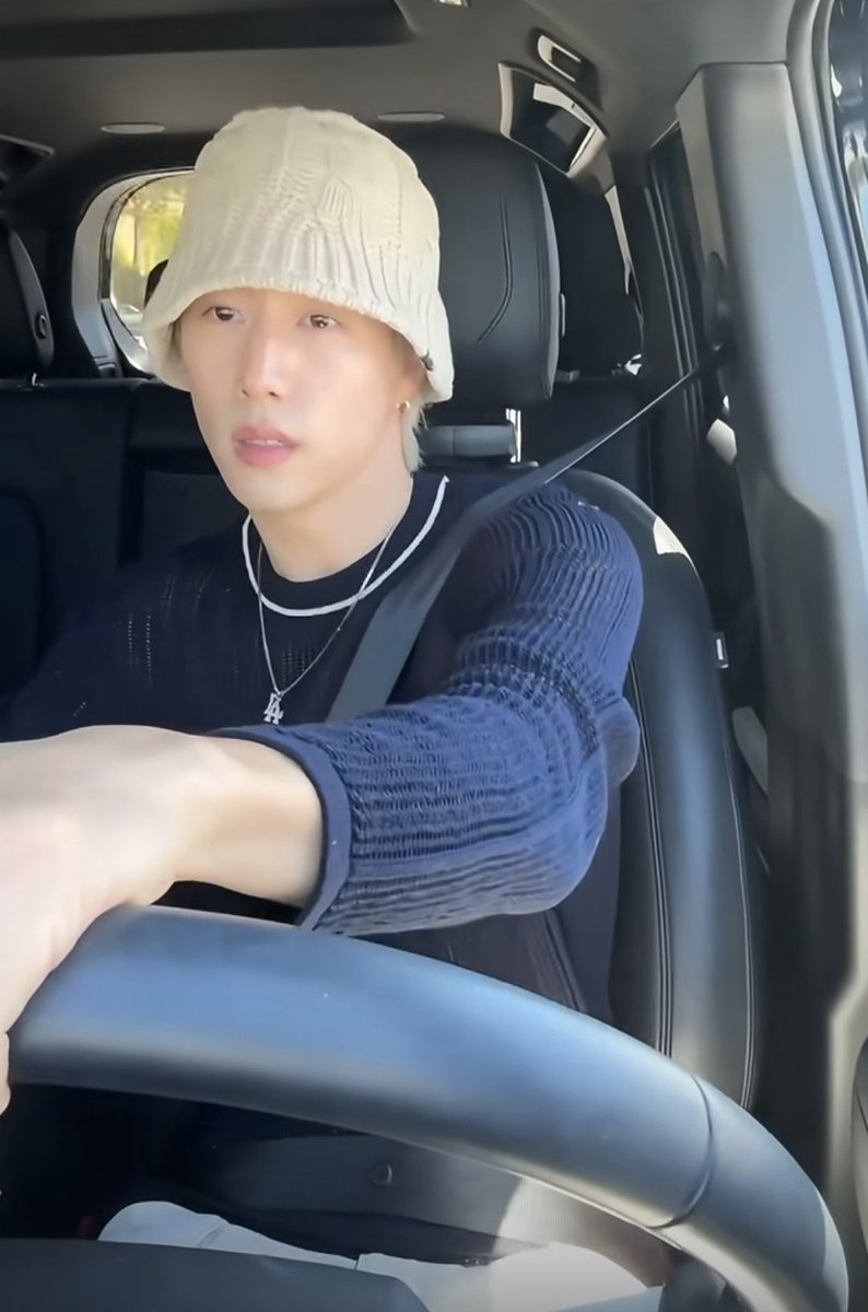 got7scloset's tweet photo. [250726] Mark - MARKSPHERE

• AIMÉ LEON DORE - Mesh LS Tee
• STÜSSY - Bucket Hat
• ASICS - Gel-Kayano 14
• COSRX - Full Fit Propolis Light Ampoule
• Bending Bristle Hairbrush
• PIDAN - Pet Bowl 
• PURROOM - Bevel Pet Bowl

#GOT7 #갓세븐 
#MARKTUAN #마크 #段宜恩
@marktuan https://t.co/HHKxbIR9dK