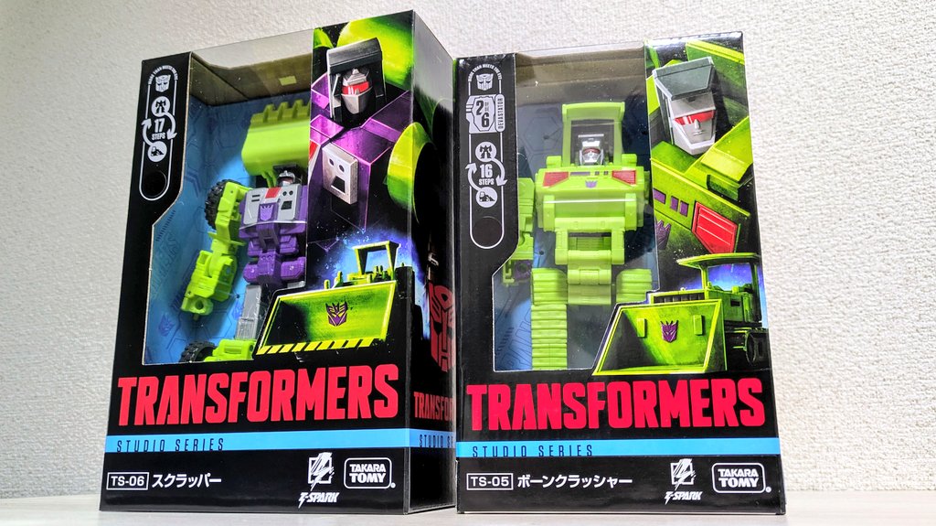 OMITFREVIEW's tweet image. TFファン歴2◯年目にしてついに、満を持してビルドロン デビューを果たしました

#トランスフォーマー