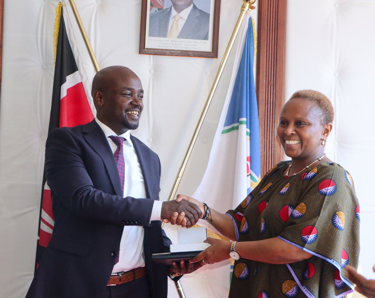 ICPAK_Kenya's tweet photo. ICPAK Strengthens Partnership with Bomet County Government 

Yesterday, a delegation from the Institute led by Chairman CPA Prof. Elizabeth Kalunda paid a courtesy call on H.E. Prof. @HillaryBarchok, EGH, Governor of Bomet County.The meeting was a follow-up to the MoU signed on 11th July 2024 between the two institutions, which sets the foundation for collaboration in capacity building on public financial management, audit committee training, student mentorship, the rollout of the ICPAK Accountability Index, and recognition through the Financial Reporting Excellence Awards.
@hesbonomollo
@CPABichanga