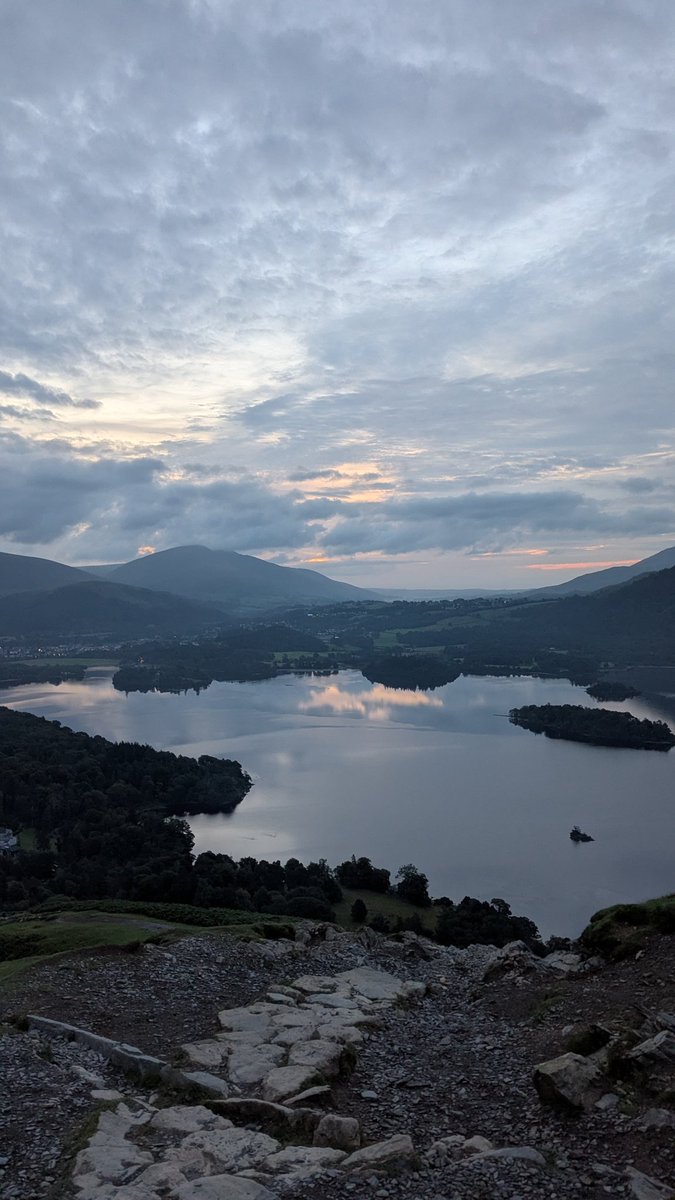 NotBadForHerAge's tweet image. Well worth the (very) early start to enjoy a hot chocolate at the top of #catbells this morning ๐ #GoodMorning #sunrise #LakeDistrict