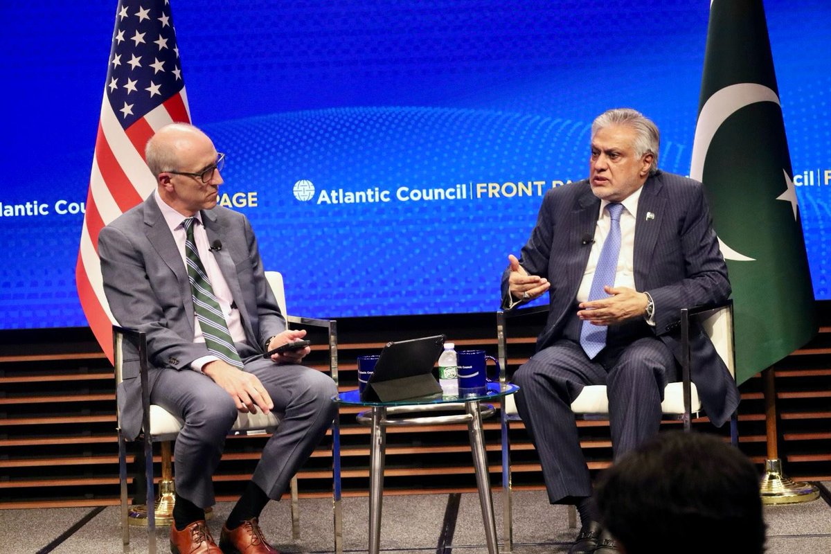 ForeignOfficePk's tweet image. In a keynote address at the Atlantic Council @AtlanticCouncil in Washington, DC, today, Deputy Prime Minister/Foreign Minister, Senator Mohammad Ishaq Dar @MIshaqDar50, outlined a vision for peace and resilience.
The DPM/FM highlighted Pakistan’s economic progress along with…