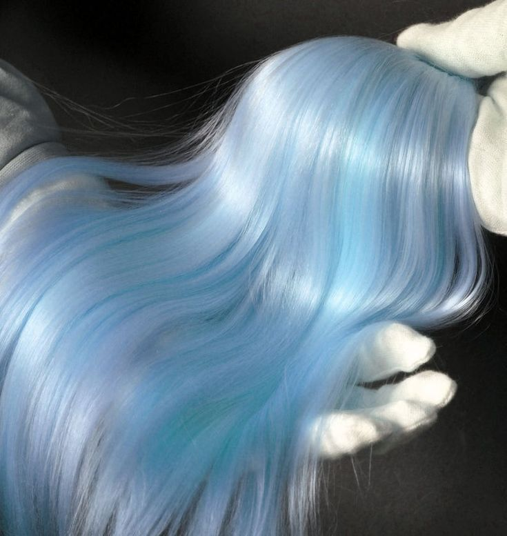 archivedlooks's tweet photo. Ice blue hair https://t.co/rctRiWFFkQ