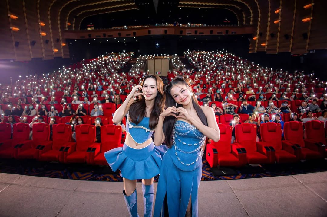 thentjprod's tweet photo. Matchy in blue 💙
GET YOUR #EnglotInfinity TICKETS NOW
👉 https://t.co/oFMUTcMSrw
#CharlotteAustin @itscharlotty
#EngfaWaraha @EWaraha
#EngLot #EnglotInfinityTour
#NTJProduction #EnglotEurope @engloteurope
#อิงล็อต #ชาล็อตออสติน #อิงฟ้ามหาชน https://t.co/zT8wWwoz6r