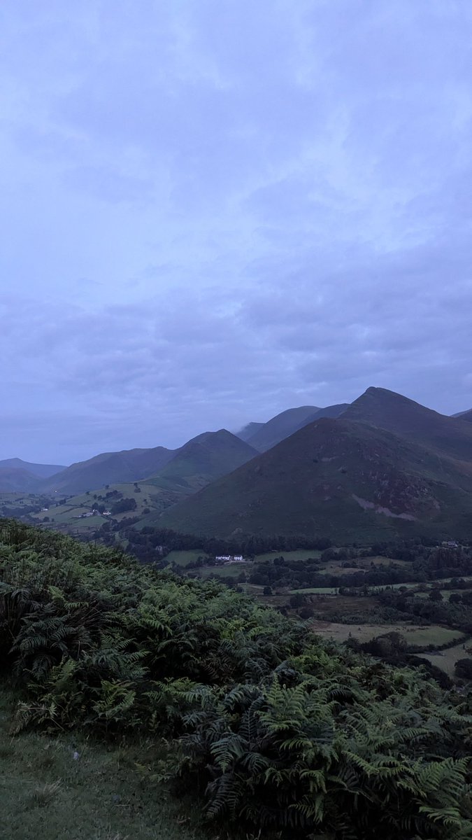 NotBadForHerAge's tweet image. Well worth the (very) early start to enjoy a hot chocolate at the top of #catbells this morning ๐ #GoodMorning #sunrise #LakeDistrict