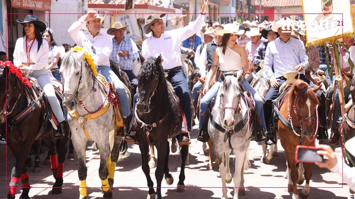 acento21mx's tweet image. 🐎 Tradición y seguridad en Chignahuapan
El gobernador @armentapuebla_ encabezó una cabalgata con mil jinetes, reafirmando el compromiso de preservar las costumbres del pueblo con orden y seguridad.
acento21.com/gobierno/chign…