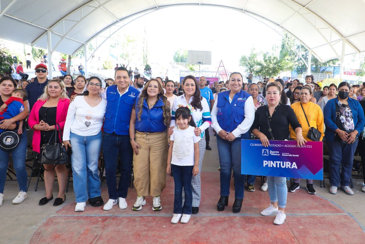 TereJimenezE's tweet image. Como parte de los programas de desarrollo social que tenemos en Gobierno del Estado, el día de hoy hicimos entrega de apoyos para el mejoramiento de viviendas en la colonia Lomas del Ajedrez con el objetivo de mejorar la calidad de vida de las familias en el sur oriente de la…