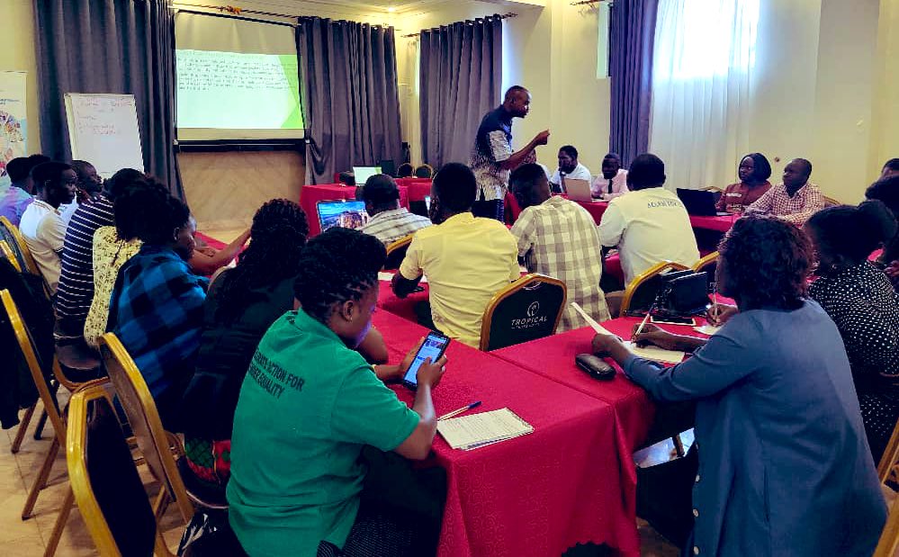 MEMPROWUganda's tweet image. To address the specific needs of journalists in analyzing & challenging gender bias in media, and strategize to promote more inclusive & equitable representation we facilitating training of 30 journalists in #Aruacity on feminist transformative leadership under #voicesforchange.