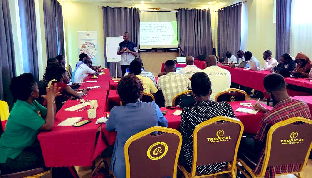 MEMPROWUganda's tweet image. To address the specific needs of journalists in analyzing & challenging gender bias in media, and strategize to promote more inclusive & equitable representation we facilitating training of 30 journalists in #Aruacity on feminist transformative leadership under #voicesforchange.