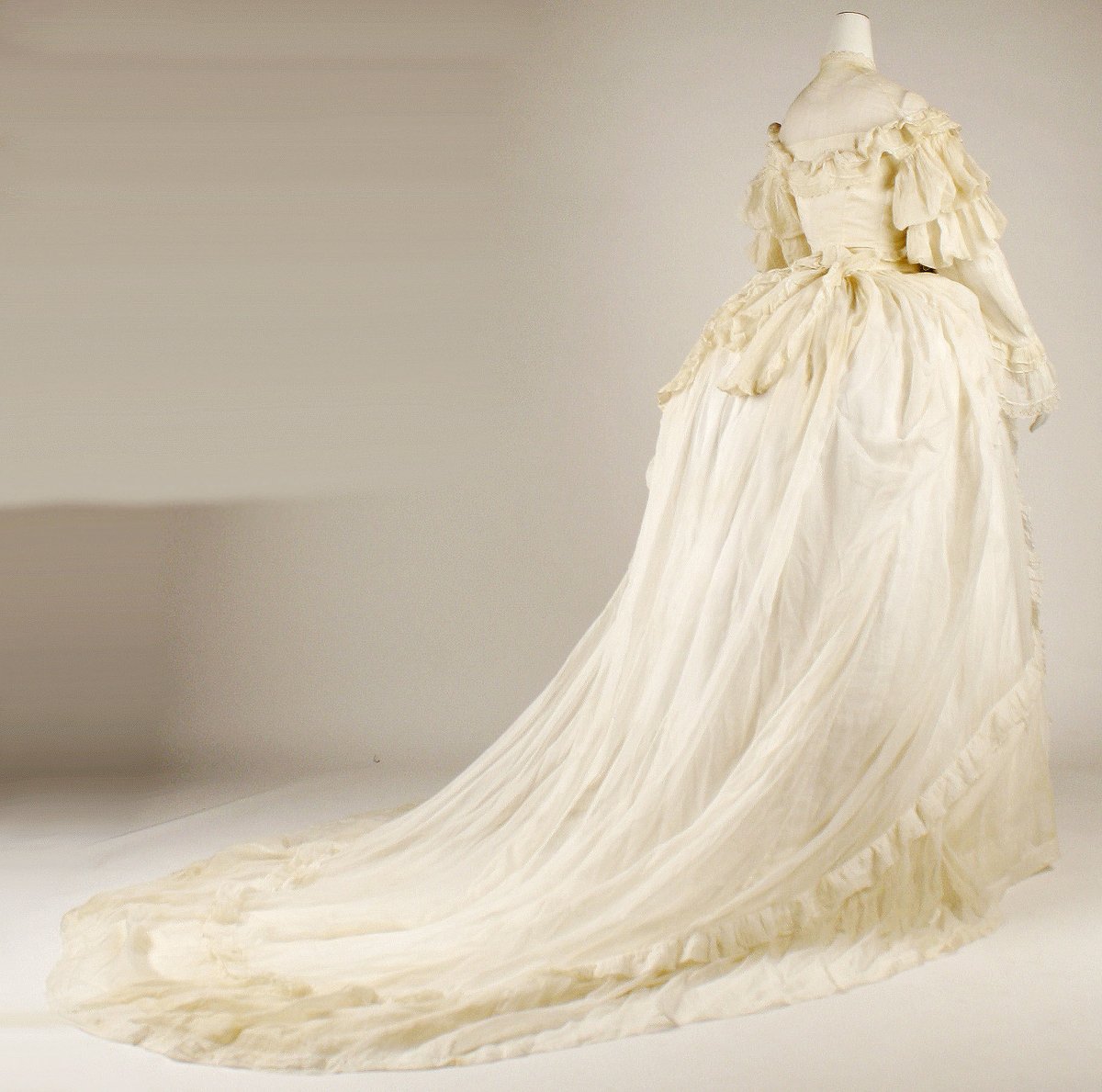 plummie9's tweet image. American
Lovely summer cotton dress, 1872-1875
@metmuseum
#FashionHistory