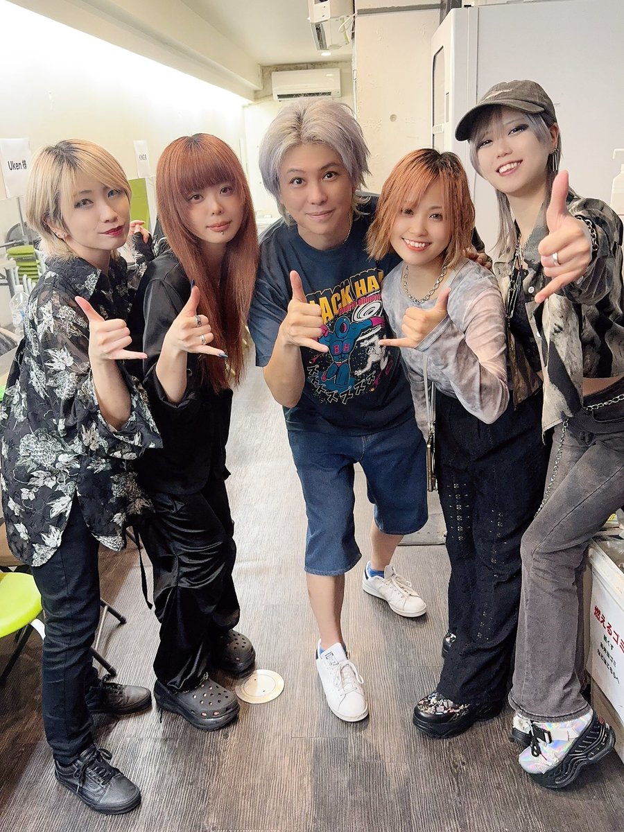 kingryoworld's tweet image. 2025.7.26@青山RiZM
とっても楽しい1日でした🦁✨
共演者のみんなに感謝とリスペクトを!
来てくれたみんなありがとうやで😊
#フラチナリズム #Uken
#MARKETSHOPSTORE
#青山RiZM #獅子音