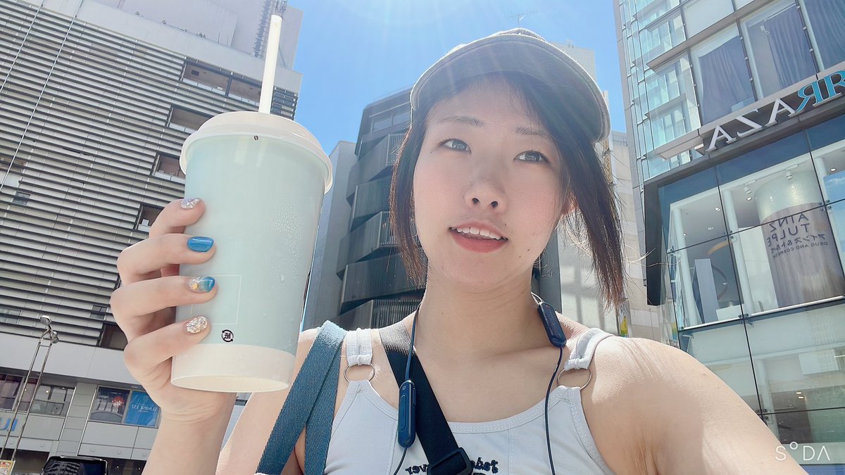 chie_gtmv's tweet image. 本日は18時から市ヶ谷大会です!
めっちゃ夏〜っ!
夕方ですがあまり涼しくはないと思いますので暑さ対策していらしてくださいね!
涼しさ推奨!当日券あり!多分ギリ日差しあり!
大会終了後のおすすめ飲み物はリンゴジュースにローズマリーを一晩入れたもの、オリオンビール
#ChocoPro