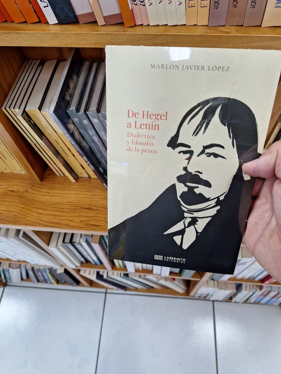 marlonjll's tweet image. Vayan a la UCA y encontrarán mi libro. Espero poder publicar al menos 2 libros más antes de morir. Lo más difícil no es escribirlos sino publicarlos.
Espero que este pequeño libro no sea el último ni el mejor.
