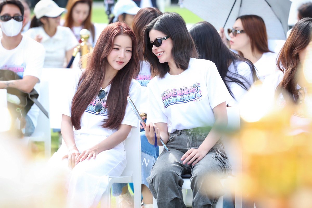 Hello98_th's tweet image. ฟินระดับล้าน &quot;เฟ-เมษ์&quot; สาดหวาน! บวงสรวง
&quot;รักปากแข็ง&quot; ปรุงรสชาติใหม่ซีรีส์GL ฮาฟินชวนซึ้งโลกตะลึง

🔗facebook.com/share/p/19hVpi…

#รักปากแข็ง #SWSHGL
#เฟเมษ์ #FayMay #fay_riezz #maywyda
#idolfactoryTH