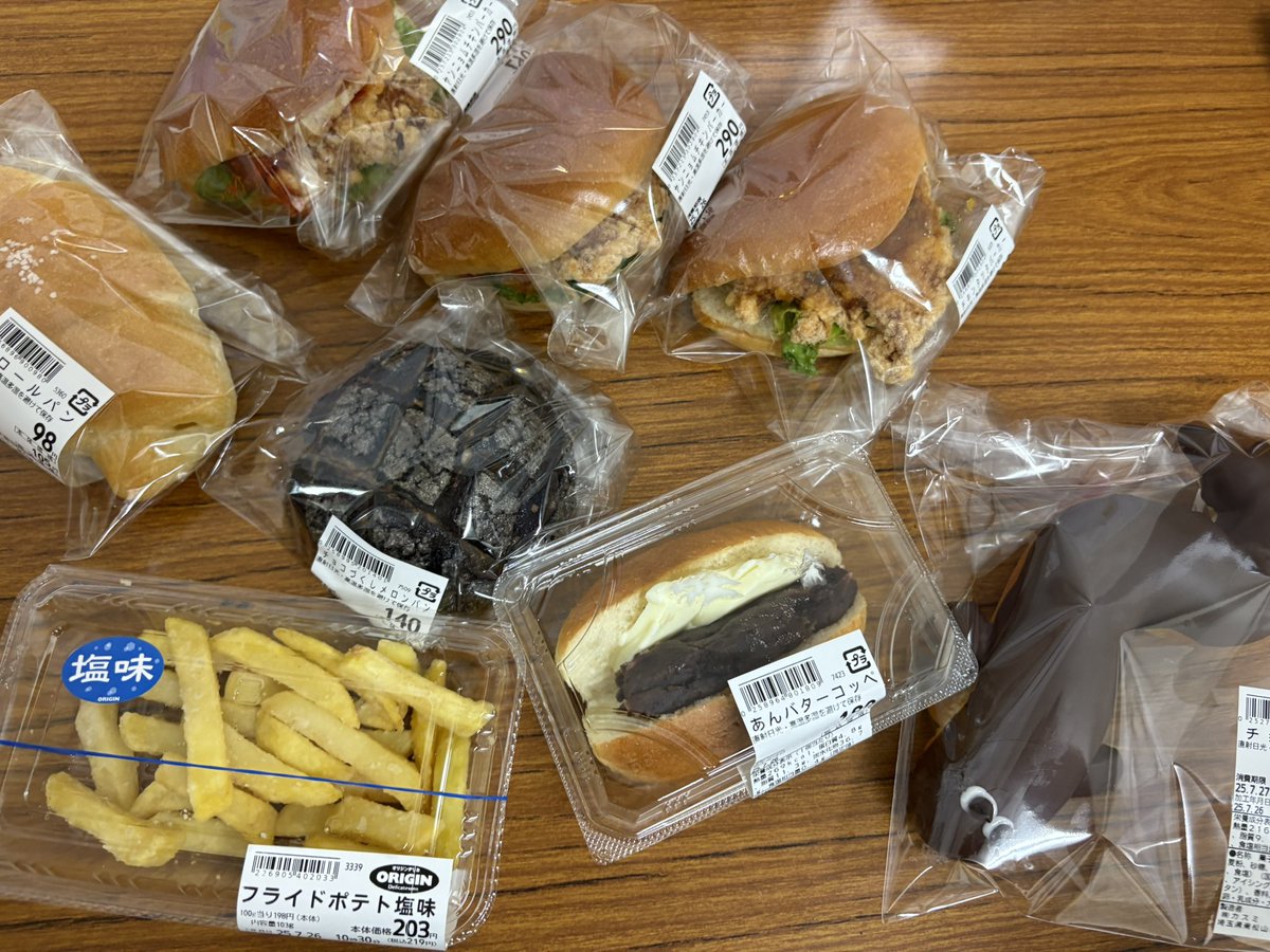 yukki49528's tweet image. ひびき なつのパン祭り
(定期的にくる発作)