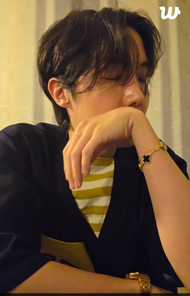 apobangko's tweet image. chat is it normal to be deeply enamored by a mans wrists i'm asking for a friend