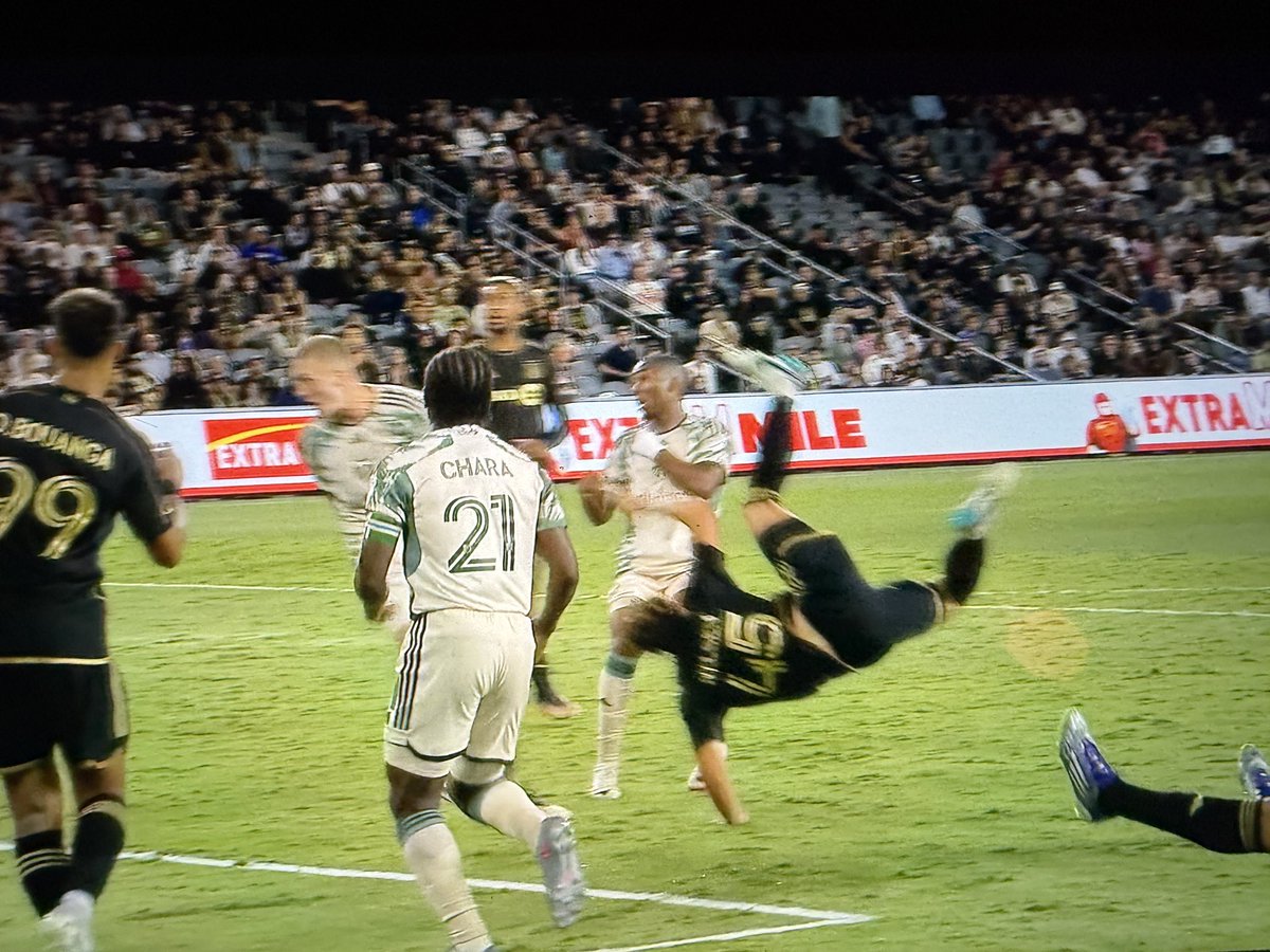 LAFC_X's tweet image. Kenny Nielsen, youth LAFC 2 center back, had a SOLID debut. His scissor kick was ๐๐ฝ but unlucky with Crepeauโs speedy block. He was an inch away from being the game hero.
Still, well done Kenny ๐๐ฝ