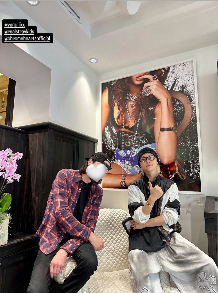 FELIXCharts's tweet image. 📸 Chrome Hearts VIP Sales Coordinator shared a photo taken with #FELIX on IG Stories & tagged the brand.