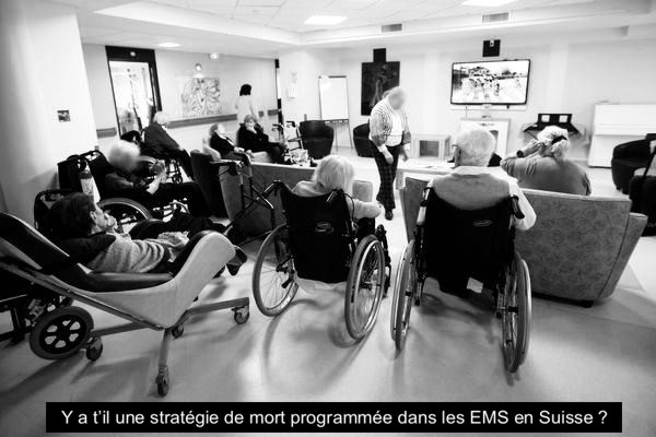 NOS VIEUX🇨🇭
Les soins s’amenuisent, les EMS coûtent toujours plus cher. Nos aînés se sentent d’être un poids financier pour leurs proches. Les soignants, débordés, ne peuvent pas être partout à la fois. 
Et EXIT☠️ présenté comme une « solution », soulève des questions troublantes