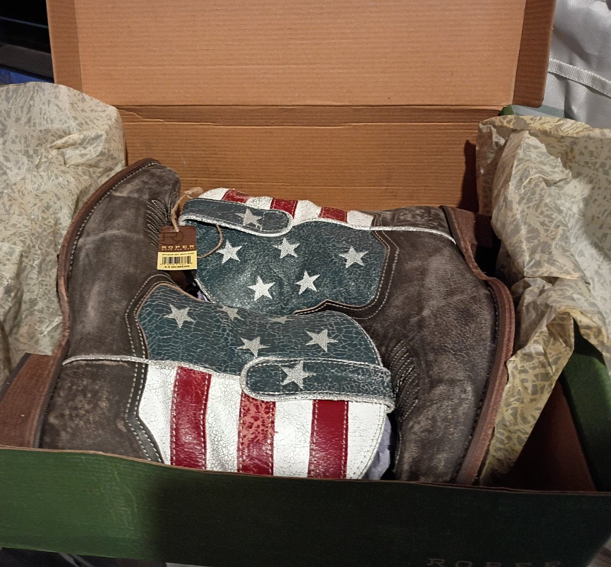 Found my Amazon order on my porch 😊 ...Because I like to annoy Lib's in Nor Cal 🇺🇸