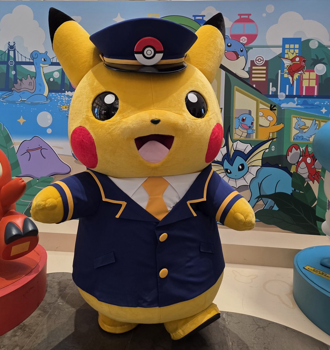 국내 최초❗️부산에 "역장 피카츄"가 등장⁉️
롯데백화점 부산본점 정문 앞에서 "역장 피카츄" 포토타임 진행 중❗️🚉

지금 달려가세요🏃‍♂️🏃‍♀️

※상세 시간표는 별도 공지된"피카츄 포토타임 이벤트" 시간표를 참고하세요.
※포토타임 시간 및 구성은 당사 사정에 따라 변경/취소될 수 있습니다.