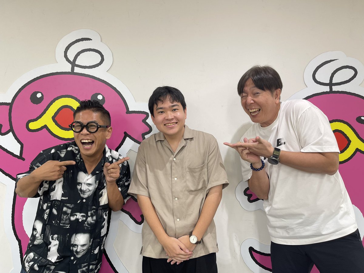 beicho_jimusho's tweet image. 今日のABCラジオ「竹内弘一の何がナンでも!」に米紫師匠とともに修行中のお弟子さん桂音紫さんが出演。
落ち着いたおしゃべりは、師匠と芸風が違うとか、違わないとか?
聞き逃した方もradikoで聞いていただけます。
笑いいっぱいの二人の掛け合いとと音紫さんの初ABCの声、是非聞いてください
