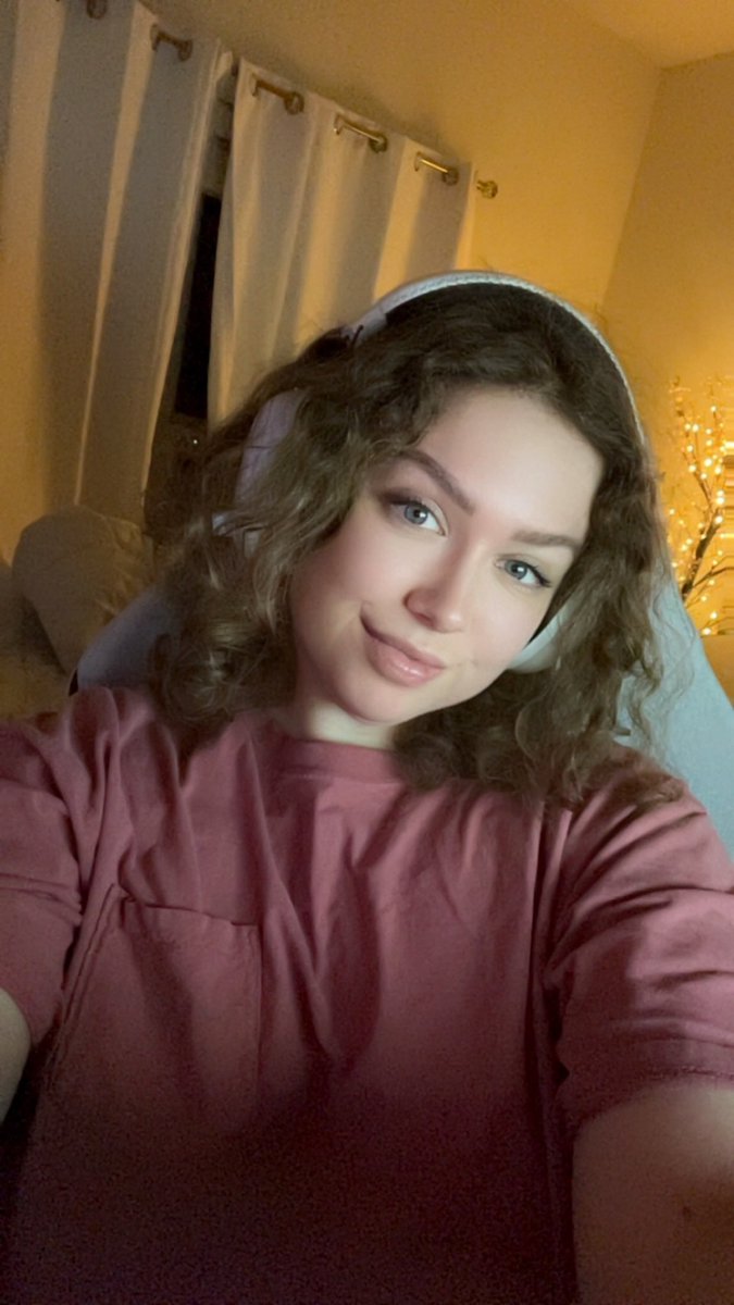 abbyaims's tweet image. It’s time for another @spellbornegame game night with @HypeUnit!!
🟣 abbyaims