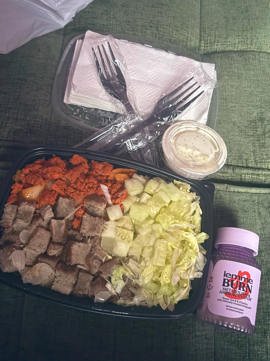 ApexCardi's tweet image. I got this earlier and took a pic. Does anyone know if it’s beneficial to take LEMME BURN with Halal food? Can someone explain how or how not? I won’t eat it until I get an answer. That’s why I was about to order a sandwich. That’s some faaat shit.