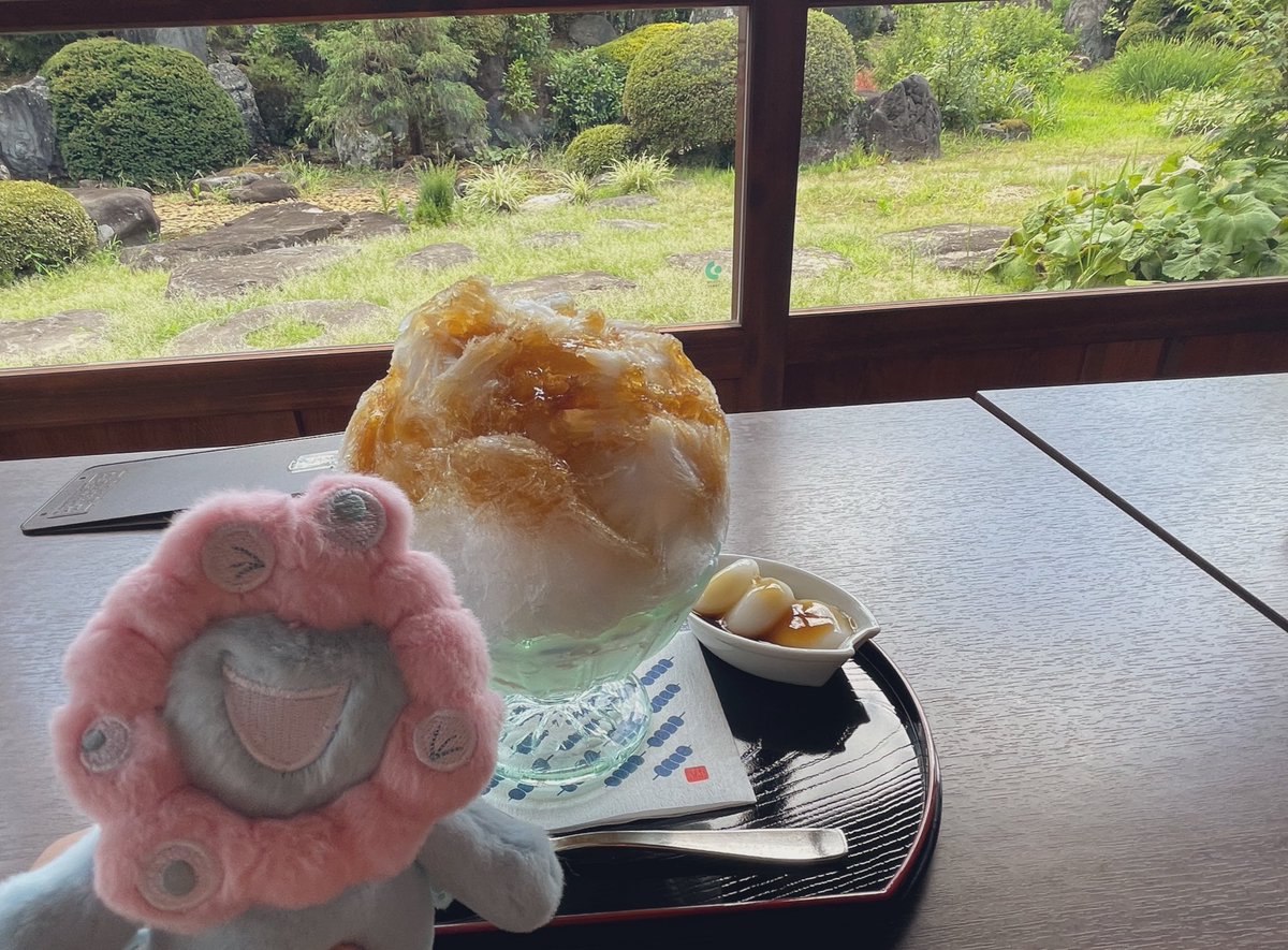 みたらしミルクのかき氷だよ、パステルミャクミャク。