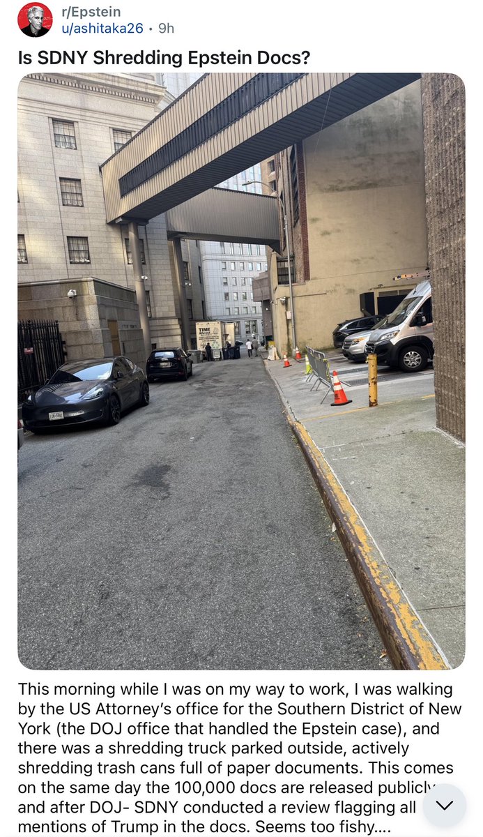 xbhaskarx's tweet image. Any journalists look into this? I’m reminded of the shredding at the Cambridge Analytica offices in 2017…