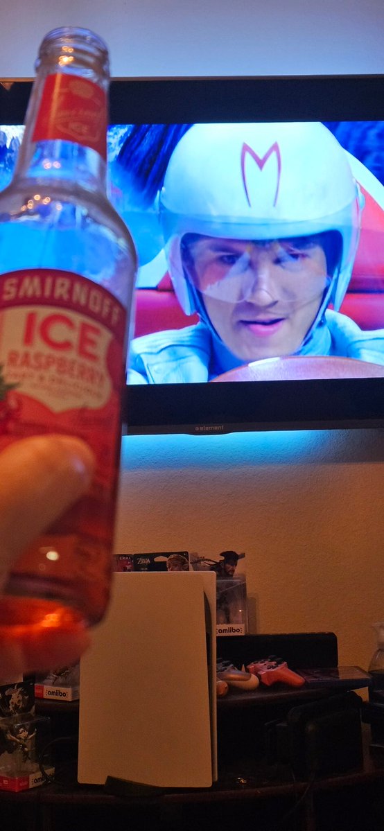 THEminiyuna's tweet image. Celebrating going into my birthday with a nice drink and one of my favorite movies ever💖