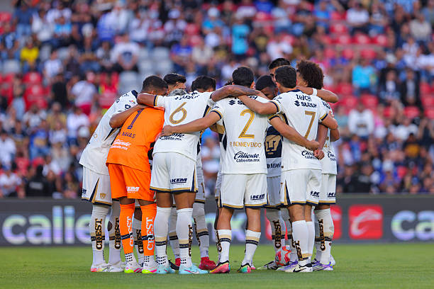 PumasELP's tweet image. Estamos armando el rompecabezas. Nos faltan tres o cuatro piezas para cerrar el equipo, pero no puedo hablar de nombres. Me encantaría traer a Mbappé, pero veremos qué hay en el mercado: Efraín Juárez 🗣️