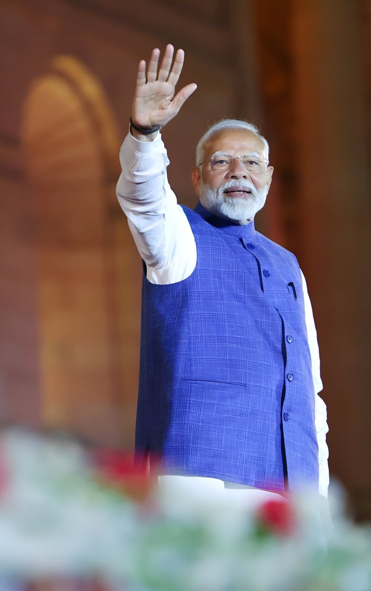 Ipriyalbhardwaj's tweet image. In the annals of India’s democracy, few names have redefined leadership like that of PM Narendra Modi.
With over a decade of transformative governance, PM Modi has now surpassed Indira Gandhi’s record, becoming the second-longest-serving Prime Minister in India’s history in…