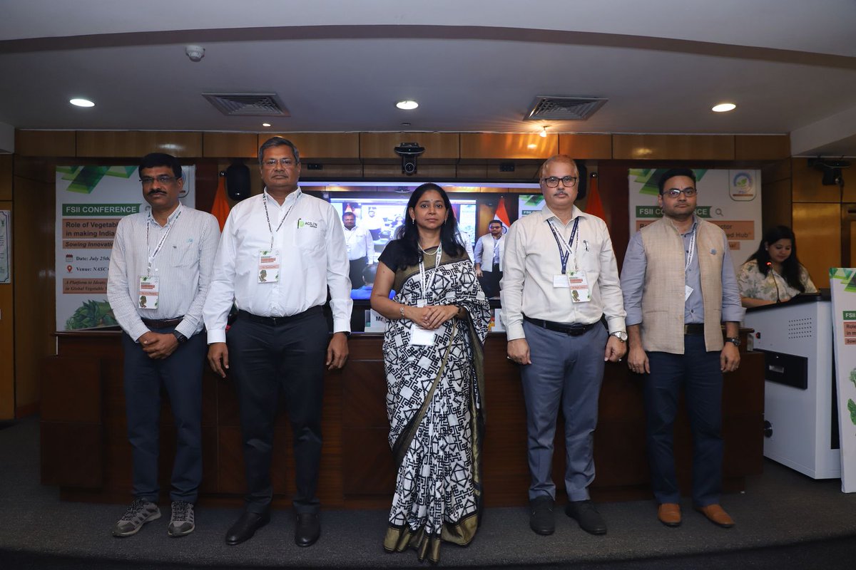 At the #FSIIConference: The Role of the Vegetable Seed Sector in Making India a “#GlobalSeedHub”!

Session 1 focused on India’s Rise in Vegetable Seeds – Growth Trends &amp; Global Market Access.

Don’t miss insights on India’s potential in the global #vegetableseed market!

#FSII