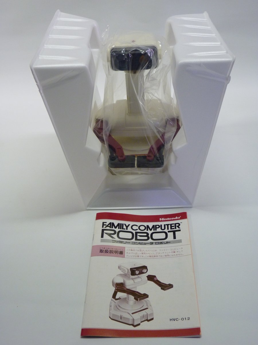 Yamafuda's tweet image. 40 ans déjà que le Family Computer Robot est sortie !
Happy Birthday R.O.B. (Robotic Operating Buddy) 🥳
En Europe il est sorti beaucoup plus tard en 1986.
#ファミリーコンピュータロボット