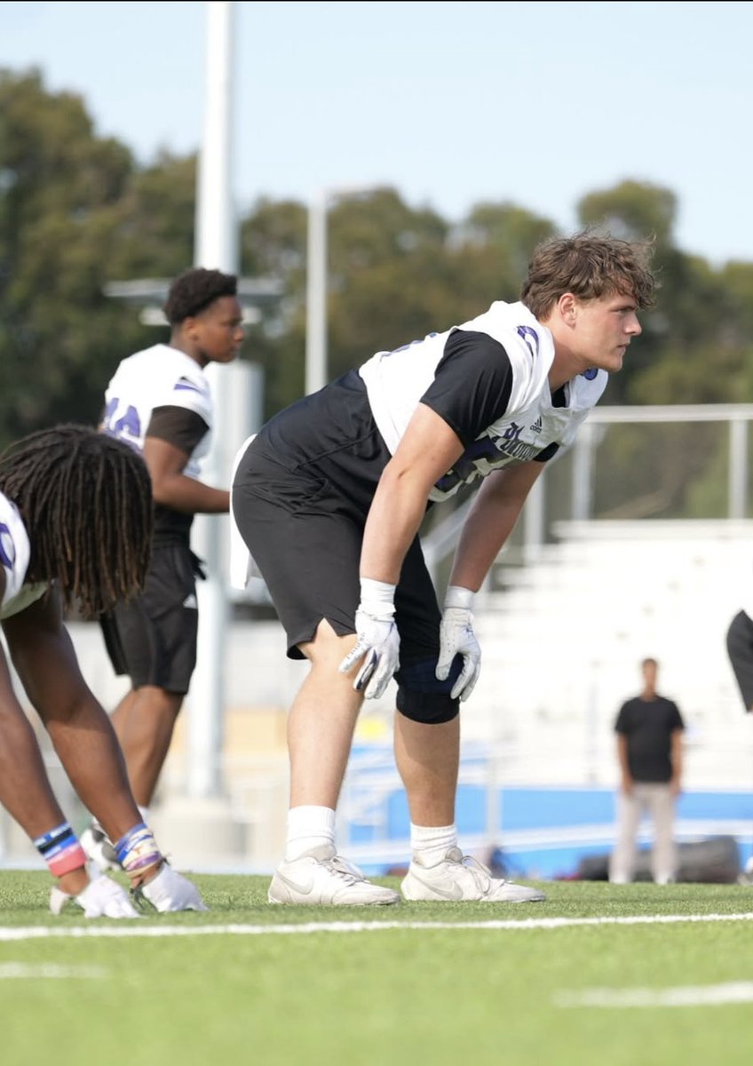 LucasMeyer_'s tweet image. I've only been a Phantom for a few weeks but all I can say is its family over here! Super grateful for @CoachV_50 @easymoneyphat and the whole staff! Thank you to my teammates for embracing me as well! The clock is ticking and 8/22 cant get here any faster! @PhantomFootball