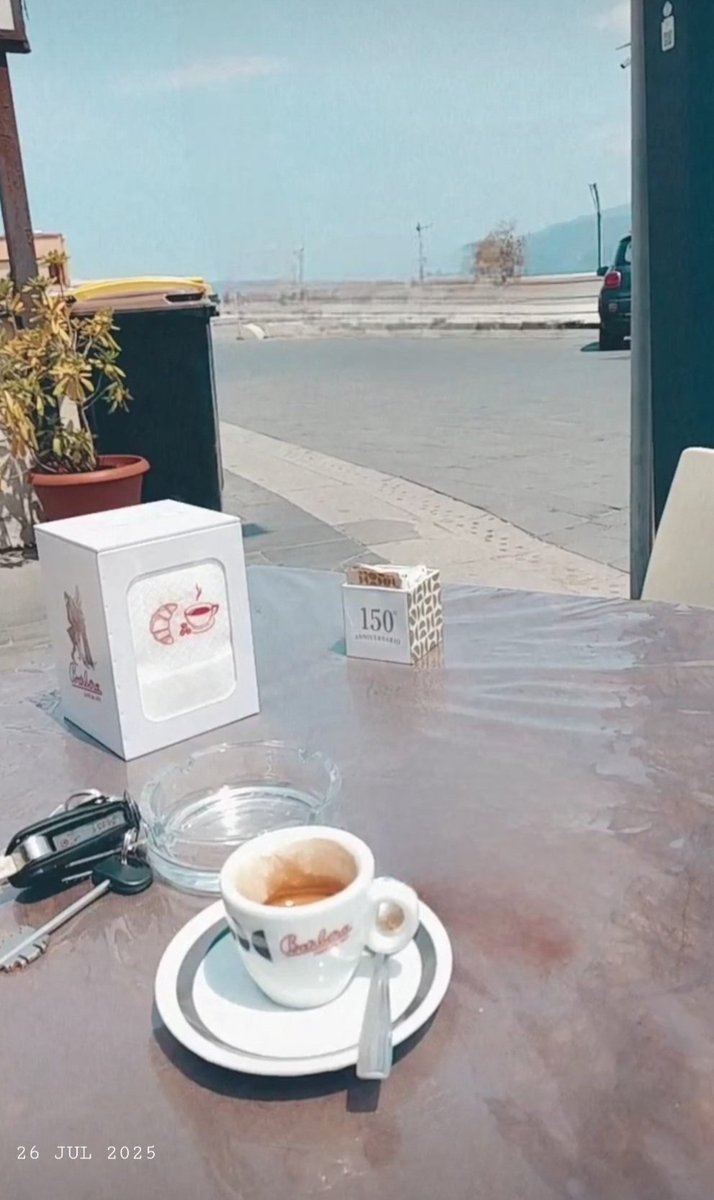 codice_nature's tweet image. Buongiorno 🌞🌈☕ e buon sabato a tutti voi 🌹Ogni volta che ti guardi allo specchio, pensa che ciò che vedi non è solo un corpo, ma una storia unica, fatta di tante cose. La bellezza è molto più di ciò che si vede. Auguri chi festeggia S. Anna e Gioacchino. 🥂🍾