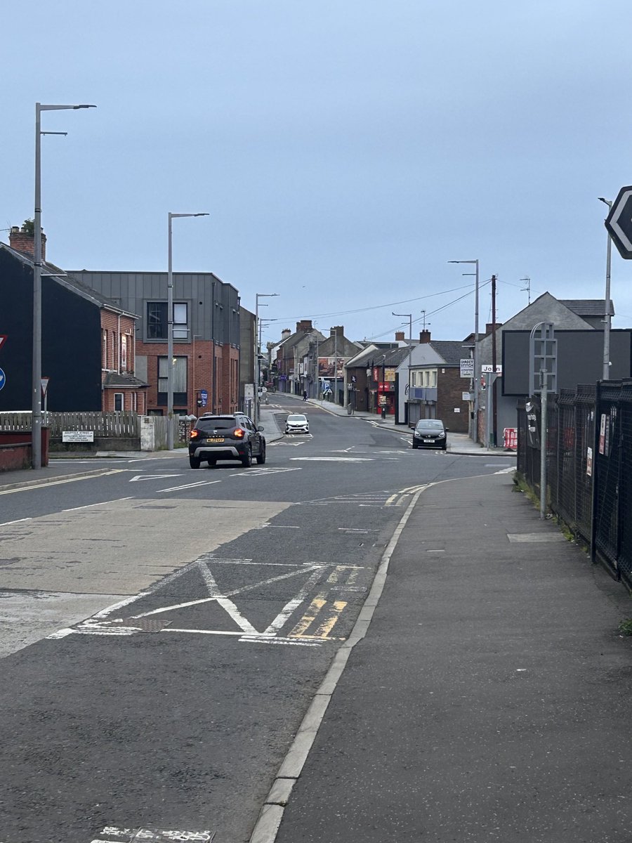 EDiamond136's tweet image. 6am On the last Saturday in July it’s a dry warm morning on Broughshane Street 13c