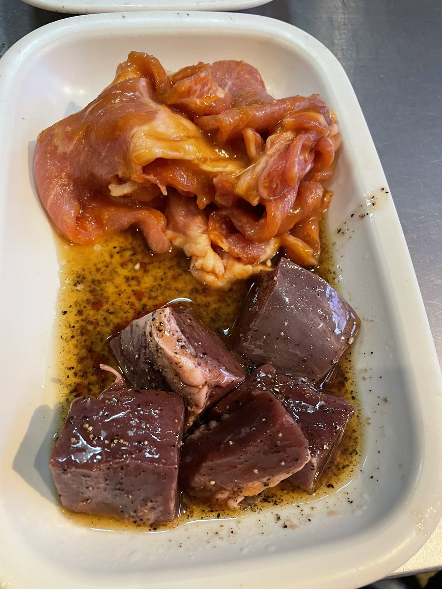 Legosw's tweet image. 芝浦市場 焼肉ホルモン匠

ランチ食べ放題1250円

新鮮なハツとレバーが、安くて美味い